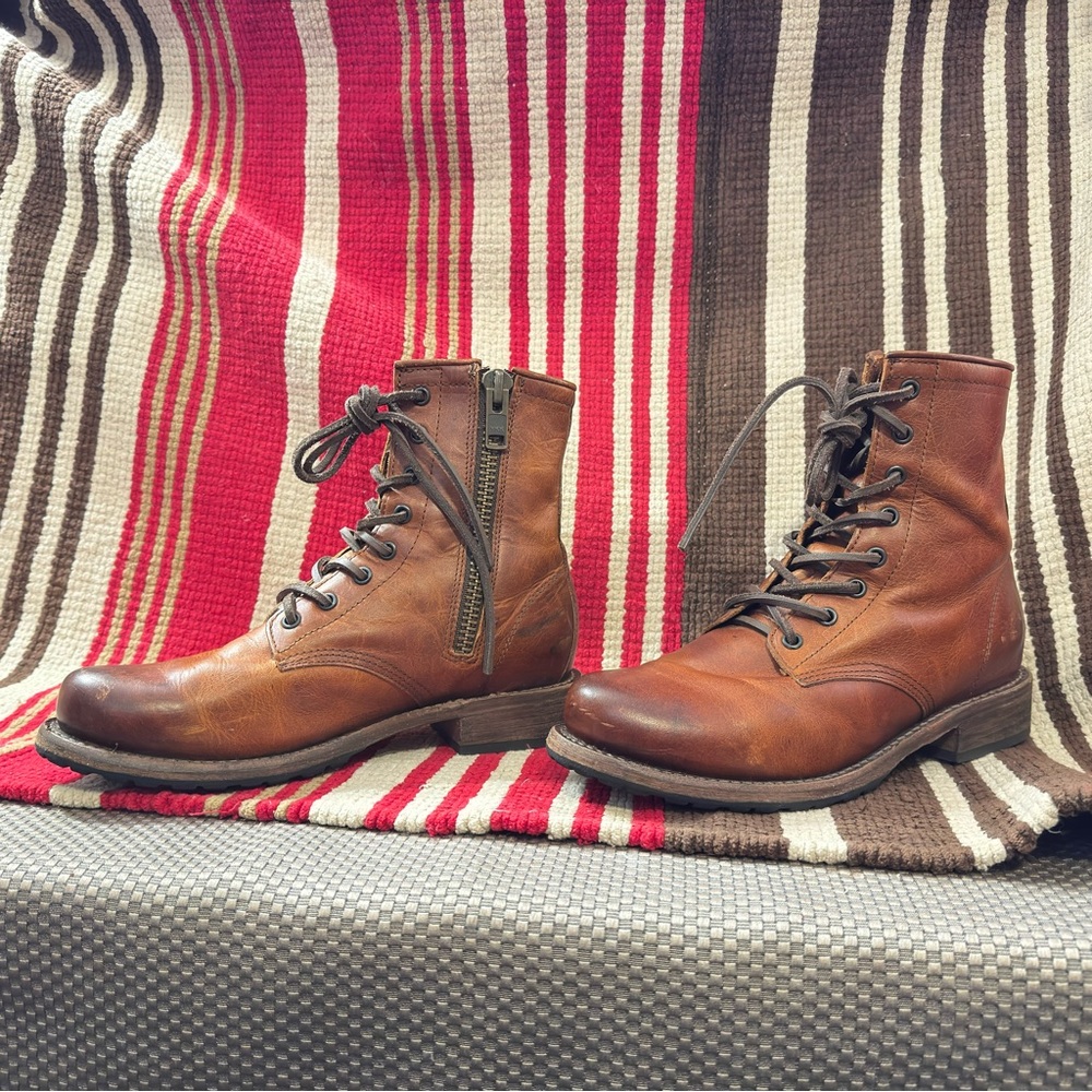 Freebird Women’s MANCHESTER Leather Lace-Up Zippered Booties - Size 9 - Picture 4 of 11